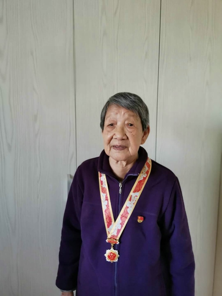 煤炭供销公司两名高龄离休老党员别离捐款1万元助力疫情防控工作