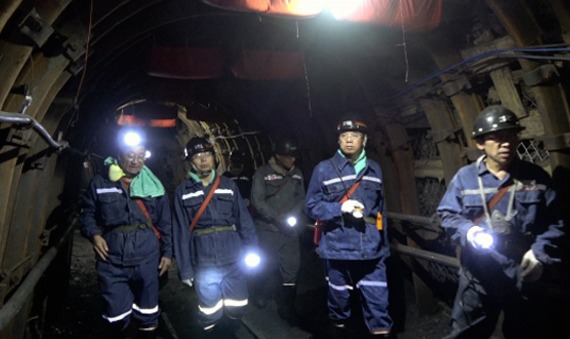 云煤集团总经理高建嵩一行赴富源联结煤业有限公司发展二季度安全出产专项查抄