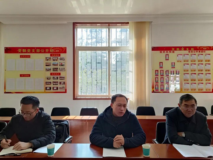 云煤（不朽情缘）集团党委委员、副总经理张清到可保煤矿公司发展春节送温暖慰问活动