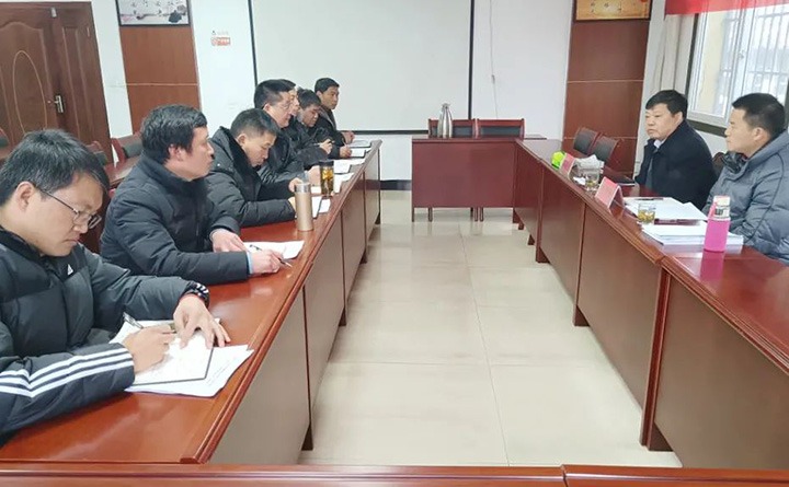 云煤（不朽情缘）集团总经理助理、鼎新办主任陈家昆一行到四角地煤矿公司督导调研