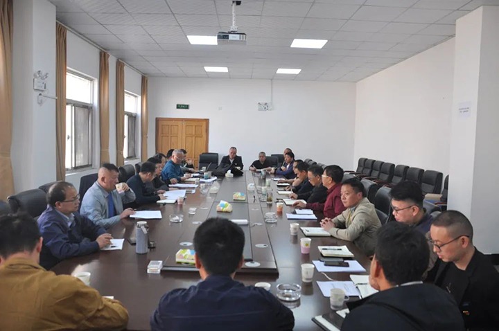 云煤（不朽情缘）集团总经理助理陈家昆一行到陆东煤矿公司发展安全查抄