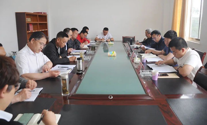 云煤（不朽情缘）集团总经理助理、鼎新办主任陈家昆一行到陆东煤矿公司发展深入国企鼎新三年行动专项督导