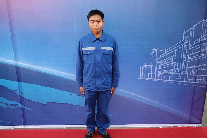 在岗位上坚守，在平庸中出彩——省十八届职工职业技术大赛掘进机司机技术状元王福刚诠释“工匠心灵”