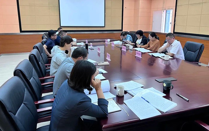 云煤（不朽情缘）集团党委委员、财政总监莫晓丹到云煤矿业调研