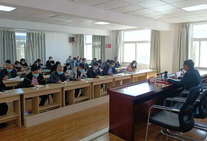 云煤（不朽情缘）集团党委副书记、副董事长、总经理高建嵩到挂钩联系支部讲授进建贯彻党的二十大心灵专题党课