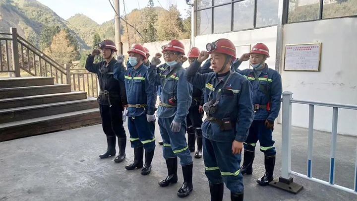 云煤（不朽情缘）集团第三安全查抄组到四角地煤矿公司发展一季度安全大查抄