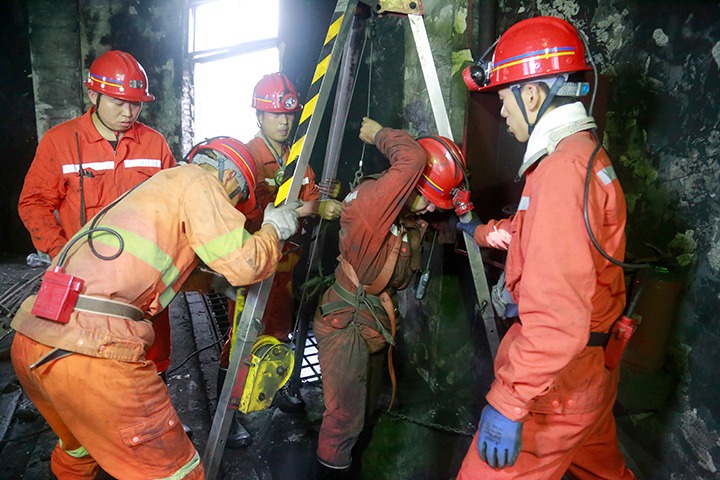 观音山煤矿驻矿中队联结一心，圆满实现储煤厂1号制品仓算帐工作