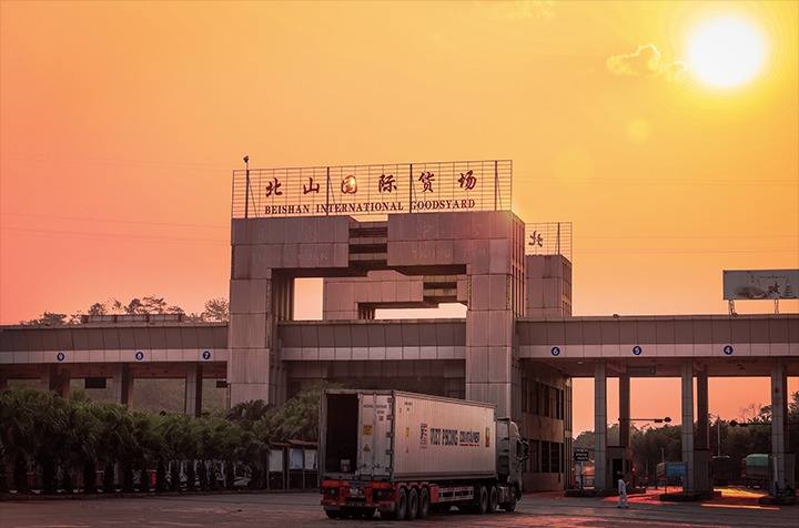 创新通关模式 提升通关时效，港口经济持续发力