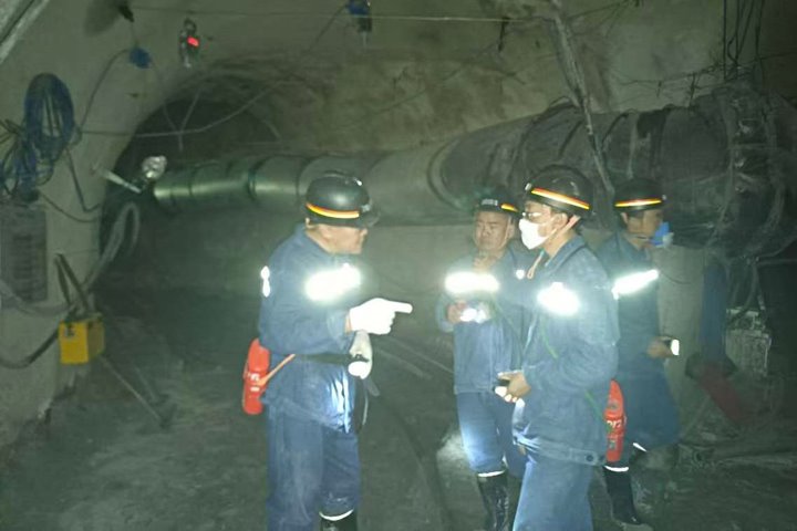 云煤矿业公司大断面巷路施工跑出“加快率”